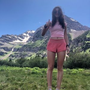 Meet your Posher, Brooke